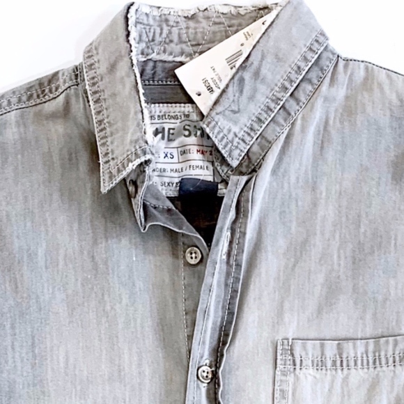 Joe’s Jeans The Shirt Sexy Single Pocket Distressed Gray Button Down Shirt - Picture 3 of 6